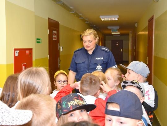 [FOTO] Przedszkolaki w starogardzkiej komendzie 