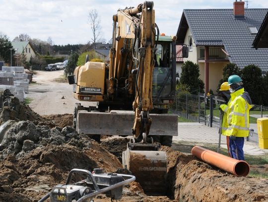 (FOTO) Raport z budowy ulic w Nowej Wsi Rzecznej 