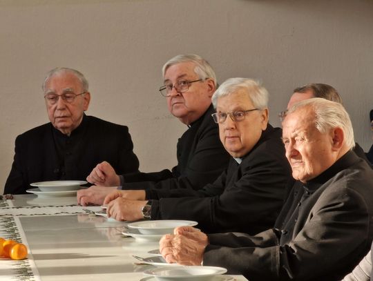 [FOTO] Spotkanie opłatkowe neoprezbiterów oraz księży seniorów