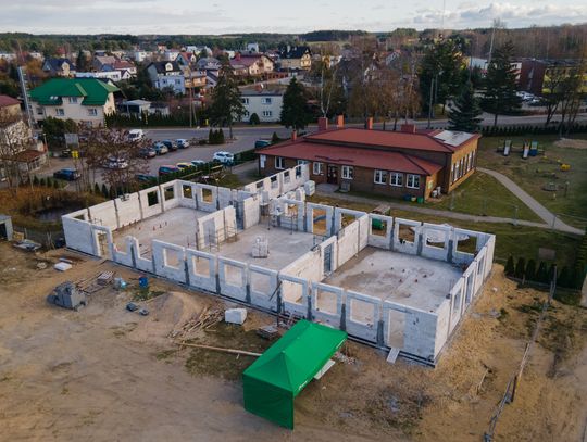 [FOTO] W Kaliskach wmurowano kamień węgielny pod budowę przedszkola i Centrum Historyczno-Edukacyjne