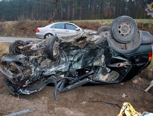 Groźny wypadek, dwie osoby w szpitalu