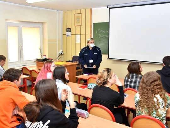 Handel ludźmi może dotknąć także Ciebie! Policjanci edukują 