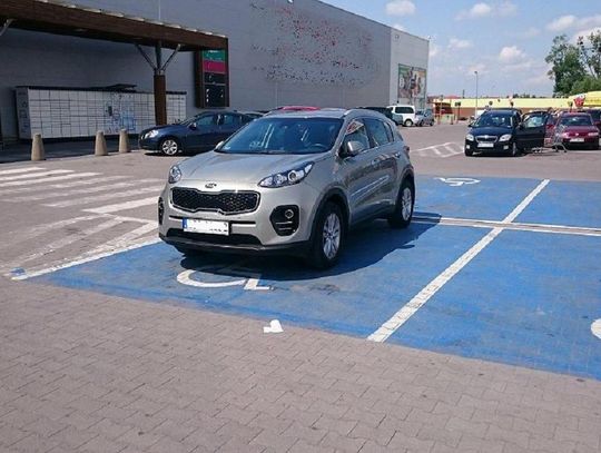 „- Ja tylko na chwilę. – A ja na całe życie...” Niewłaściwe oznakowanie, czy niewiedza kierowców?