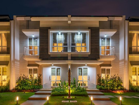 Jak oświetlić elewację domu – praktyczne wskazówki