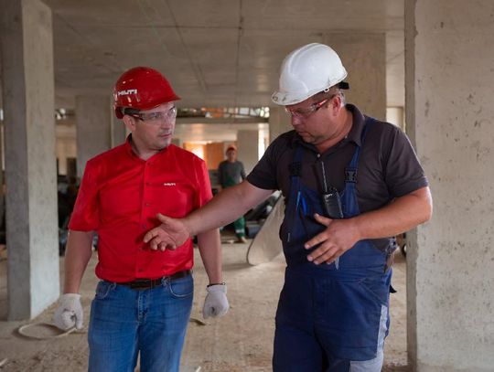 Jak planować zakup materiałów na budowę domu?