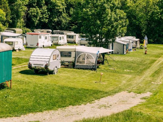 Jak wybrać akcesoria poprawiające manewrowanie przyczepą?