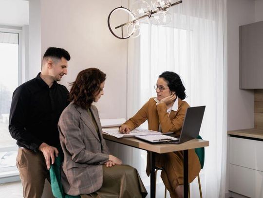 Jak wybrać dostawcę energii elektrycznej dla domu lub firmy?