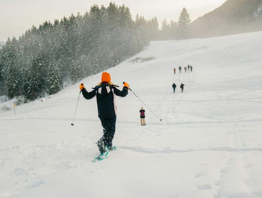 Jak wybrać idealny obóz zimowy dla dziecka – poradnik dla rodziców