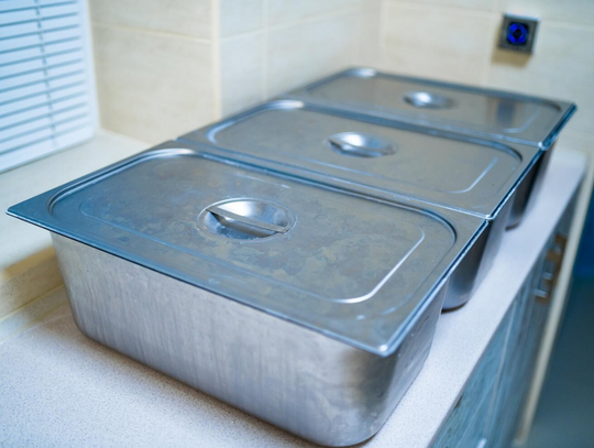 Jak wybrać idealny pojemnik termoizolacyjny do gastronomii?