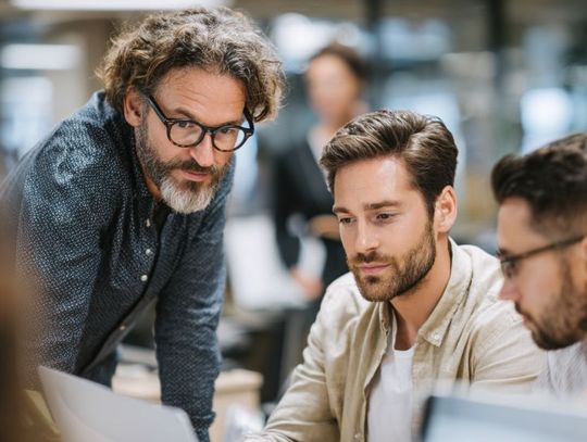 Jak wybrać szkolenia Agile, które realnie przyspieszą transformację