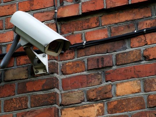 Jak zabezpieczyć hale produkcyjne przed włamaniem?