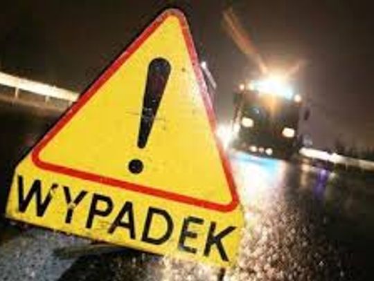 Jedna osoba poszkodowana w wyniku dachowania na drodze powiatowej