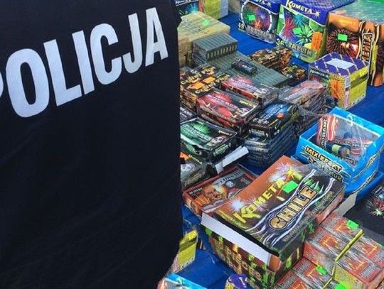 Każdego roku przez fajerwerki i petardy do szpitali trafia wiele osób. Policjanci radzą, na co szczególnie zwrócić uwagę podczas hucznego świętowania nadejścia Nowego Roku