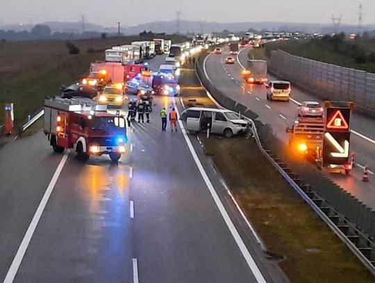 Kierowca BMW spowodował wypadek na autostradzie A1. Odmówił badania trzeźwości