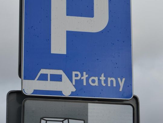 Kierowco! Płać i płacz. Właściciele aut wydają rocznie 320 tysięcy złotych na parkingi 