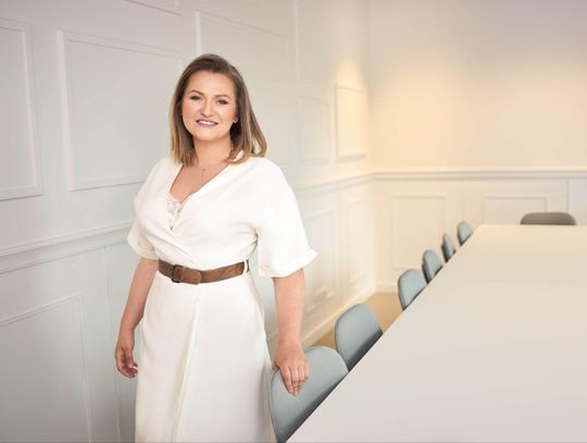 Kobieca sesja biznesowa – wszystko co musisz wiedzieć zanim zdecydujesz się na zdjęcia