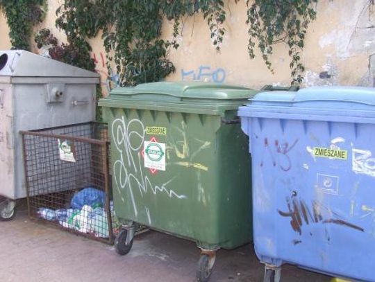 Kolejne podwyżki za śmieci?! Nowe pomysły dotyczące opłat za wywóz odpadów. Tym razem dla deklaracji D0-2