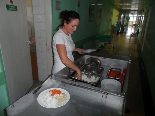 Koniec zimnych posiłków. Nowy catering w Kociewskim Centrum Zdrowia 