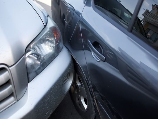 Koszty drobnej stłuczki bywają różne. Liczba wpływających na to czynników jest ogromna
