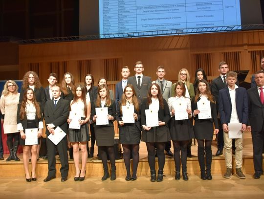 Kto dostał stypendium od marszałka województwa? 