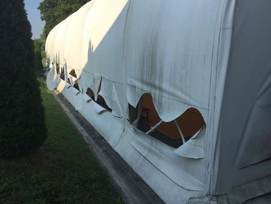 Kto zniszczył halę sportową w Godziszewie?! Policja szuka sprawców 