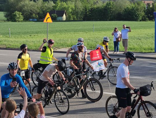 Łatwogang przejechał przez Kociewie. Witały go tłumy mieszkańców regionu Łatwogang przejechał przez Kociewie. Witały go tłumy mieszkańców regionu