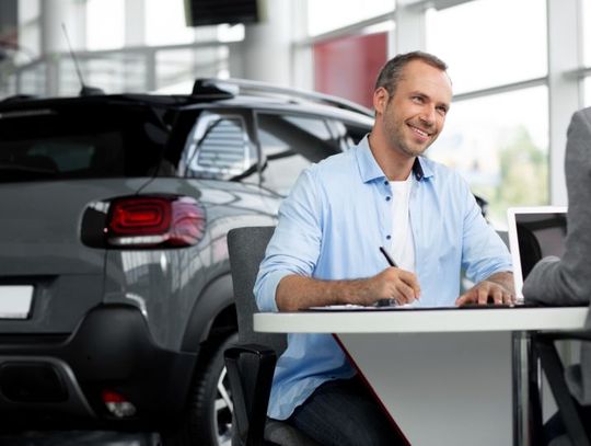 Leasing czy kredyt na samochód firmowy? Co bardziej się opłaca w 2026 roku