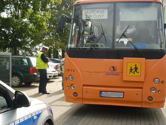 Miał zawieźć dzieci na szkolną wycieczkę... Przyjechał nietrzeźwy. To już kolejny przypadek w ostatnim czasie 