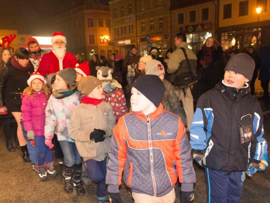 Mikołajki i Dzień wolontariusza na starogardzkim Rynku 