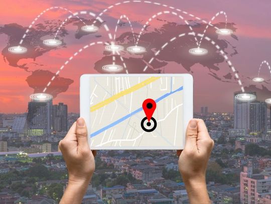 Monitoring GPS – jak działa i dlaczego warto go wdrożyć w firmie?