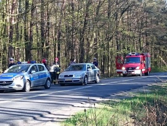 Motocyklista uderzył w samochód osobowy