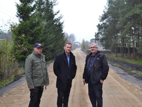 Na drodze wyłożono nowe płyty. I etap remontu drogi w Osówku dobiegł końca! 