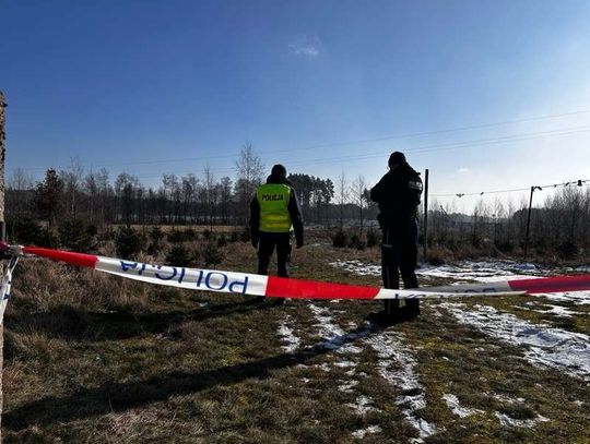 Na posesję w pobliżu Czerska spadły kawałki rakiety FALCON 9? Miejsce zabezpieczają służby