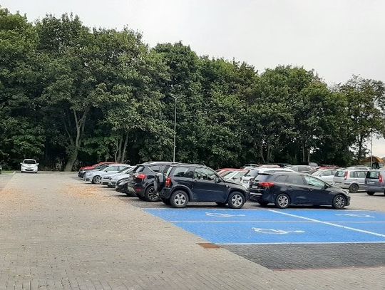 Nasze apele przyniosły efekt! Przed KCZ powstał parking na 73 pojazdy 