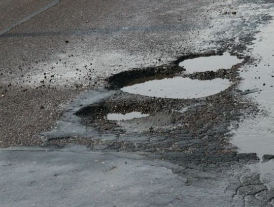 Nie wiedzą, czy przejadą w jednym kawałku. Skandaliczna droga na Lubichowo