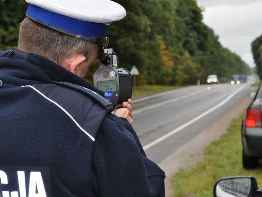 Nietrzeźwy kierowca tira chciał przekupić policjantów