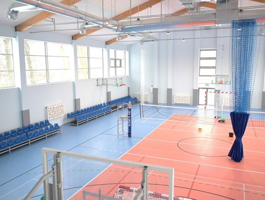 Nowa sala gimnastyczna w „Czwórce” oficjalnie otwarta