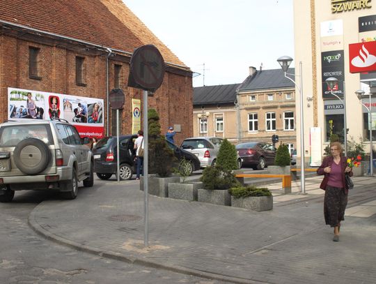 Nowe znaki przy Bożnicy. Zmiana organizacji ruchu w centrum miasta