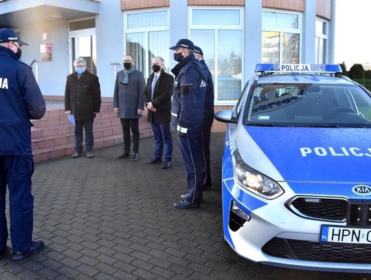 Nowy radiowóz dla funkcjonariuszy starogardzkiej komendy 