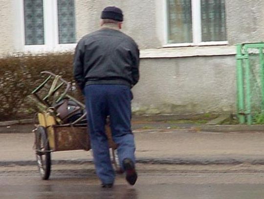 Odpowiedzą za kradzież. Sprzedali na skupie 3,5 tony elementów metalowych