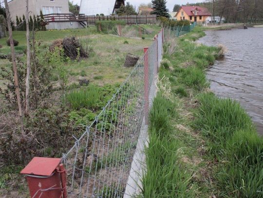 Ogradzają Kałębie płotami