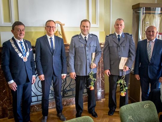 Oni wzorowo strzegą prawa