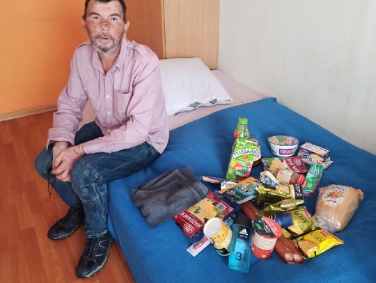 Pan Artur chce wyjść z bezdomności. Z pomocą przyszła Fundacja Niosę Pomoc