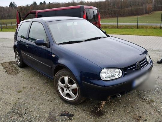 Pijany 31-latek wjechał do rowu. Dzięki szybkiej reakcji świadka policjanci ustalili sprawcę