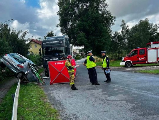 PILNE: Śmiertelny wypadek w Linowcu. Droga jest zablokowana