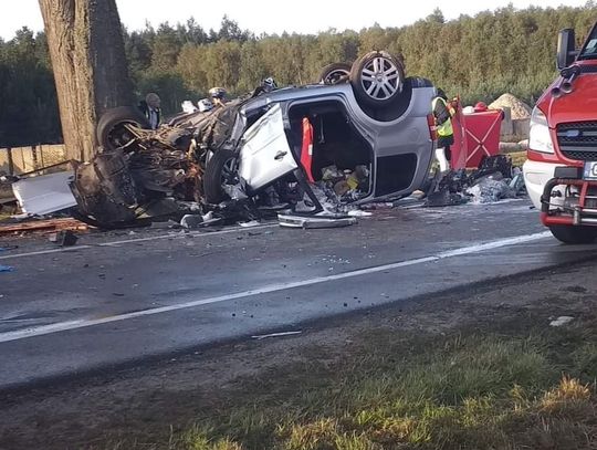 PILNE: Śmiertelny wypadek. Zginął 39-letni pasażer, 33-letni kierowca trafił do szpitala