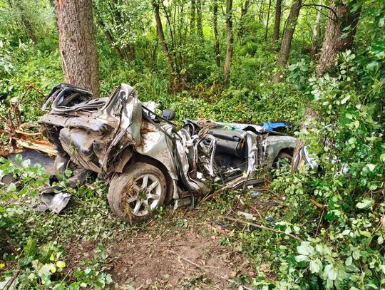 PILNE: Tragiczny poranek na drogach. Zginął pasażer osobowego mercedesa 