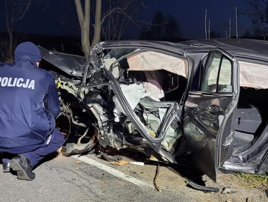 PILNE: Tragiczny wypadek w gminie Skórcz. Nie żyje kierowca, który uderzył autem w drzewo