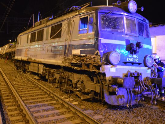 PILNE: Zderzenie dwóch pociągów w Smętowie Granicznym. Składem podróżowało ponad 200 osób. Są ranni
