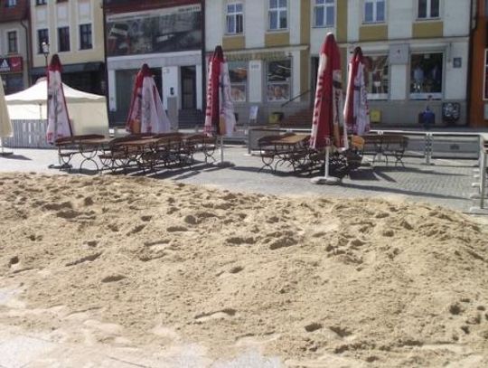 Plaża na Rynku nie dla wszystkich? Kobieta z dzieckiem została wyproszona z publicznej plaży